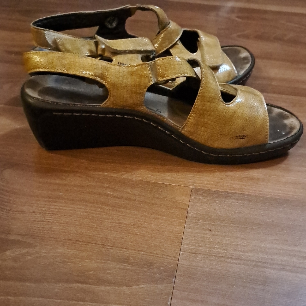 Mephisto Women's Mustard Yellow Leather Slingback Sandals - Picture 7 of 7